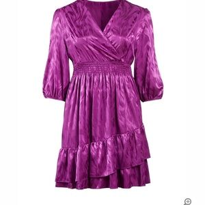 Maison Tara
Smock Waist Satin Fit-And-Flare Dress Size 18